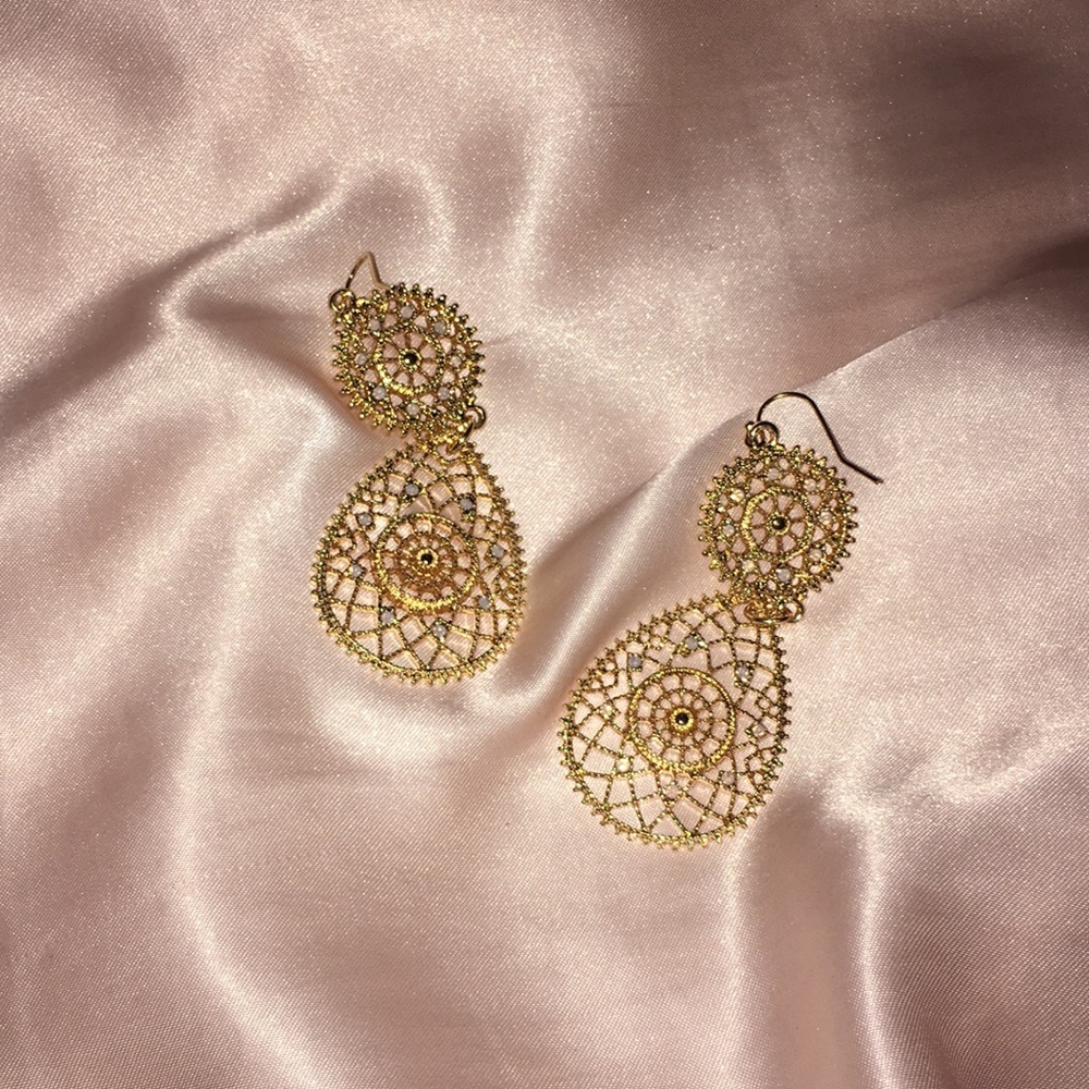 Gold earrings ✨